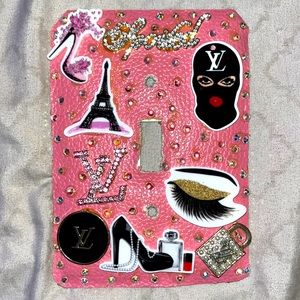 This Pink Bling light switch cover is hot like fire your not gonna see this 😍😍